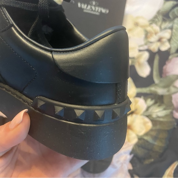 Valentino Rockstud Sneakers 👟 - Picture 15 of 15